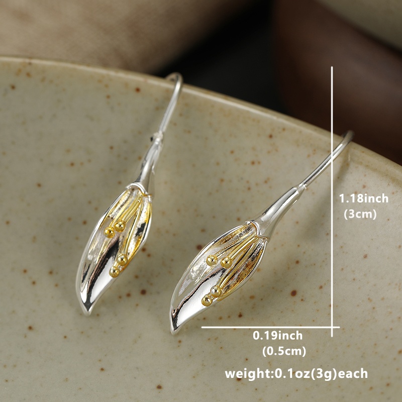 Women's Retro Art Minimalistic Lily Petal Earrings